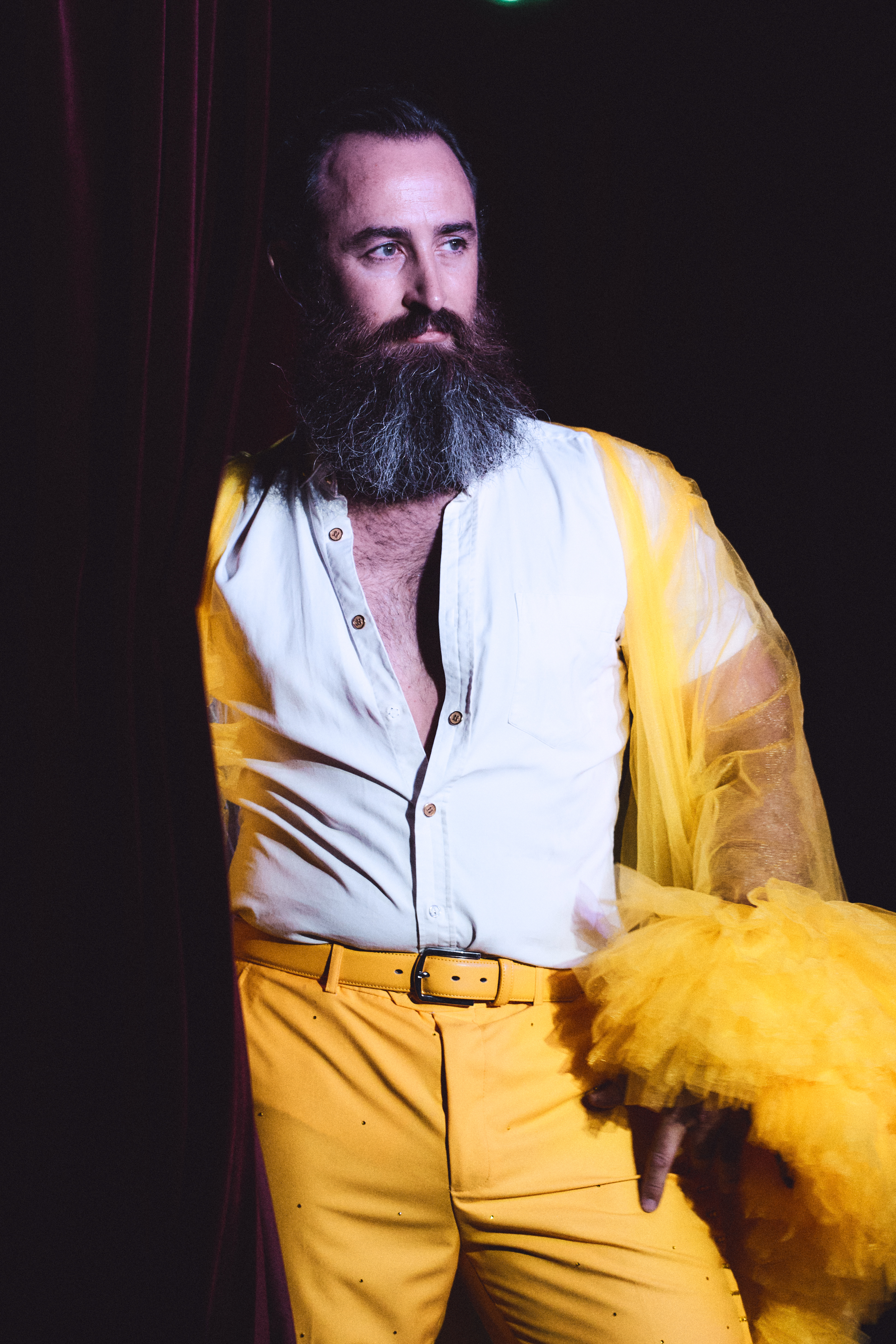 Mac Galleon performing